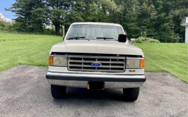 Ford-Bronco-1987-White-Red-14