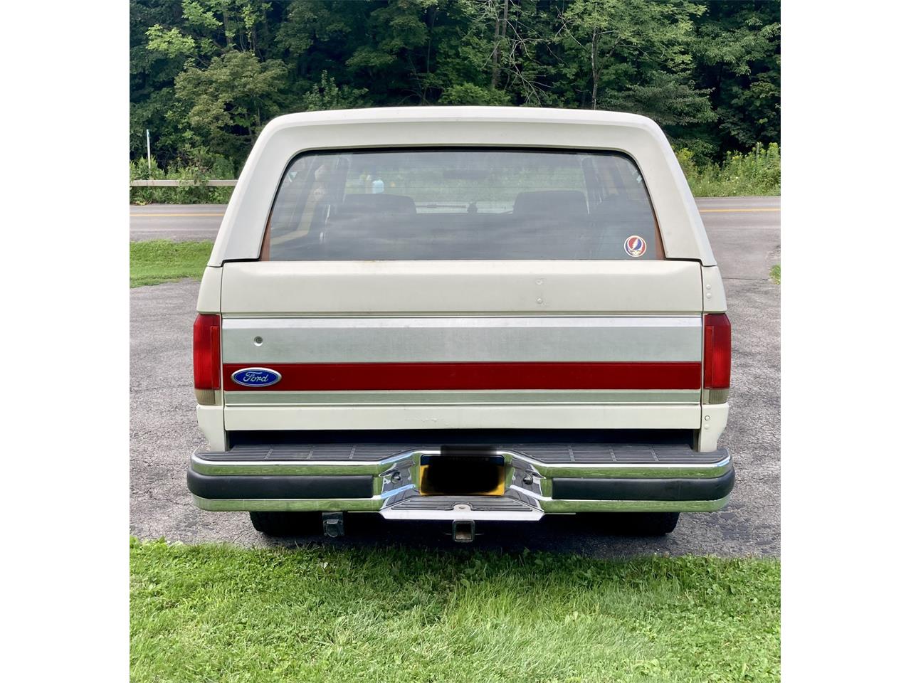 Ford-Bronco-1987-White-Red-16