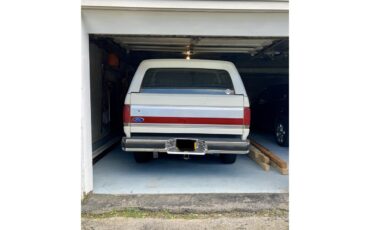 Ford-Bronco-1987-White-Red-17