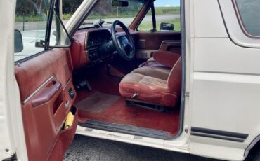 Ford-Bronco-1987-White-Red-18