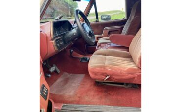 Ford-Bronco-1987-White-Red-19