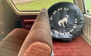 Ford-Bronco-1987-White-Red-23
