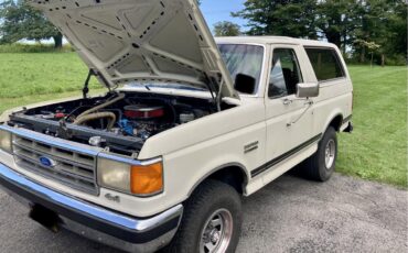 Ford-Bronco-1987-White-Red-28