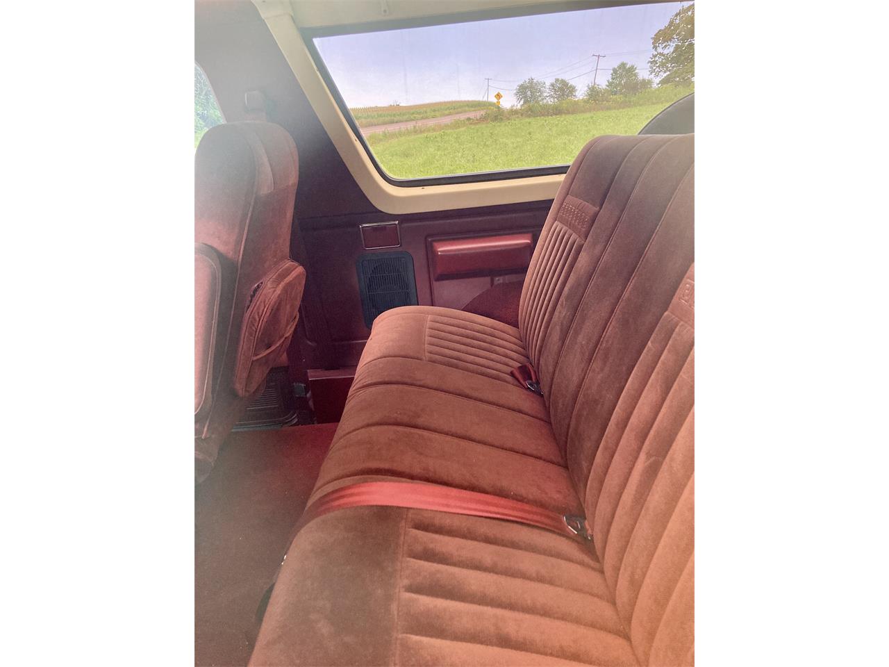 Ford-Bronco-1987-White-Red-3