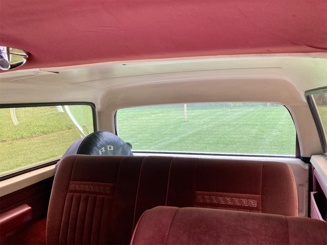 Ford-Bronco-1987-White-Red-31