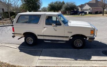 Ford-Bronco-1987-White-Red-7