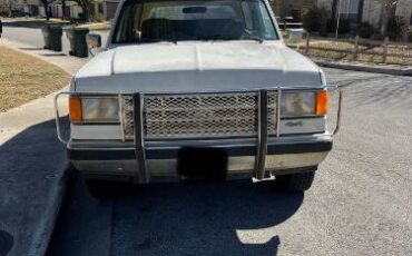 Ford-Bronco-1987-White-Red-9