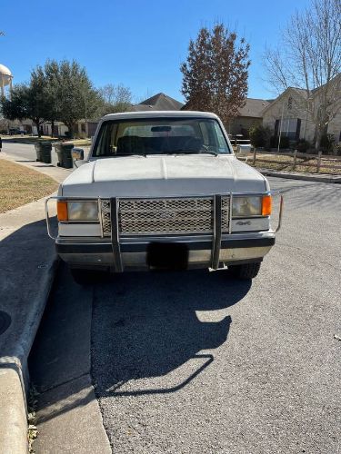 Ford-Bronco-1987-White-Red-9