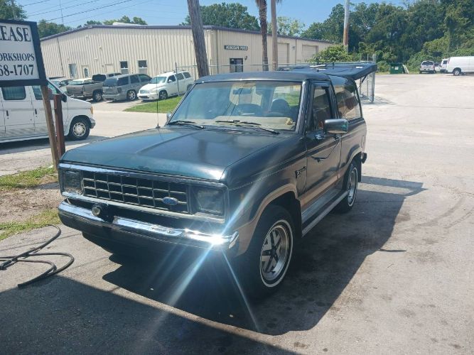 Ford-Bronco-1988-2