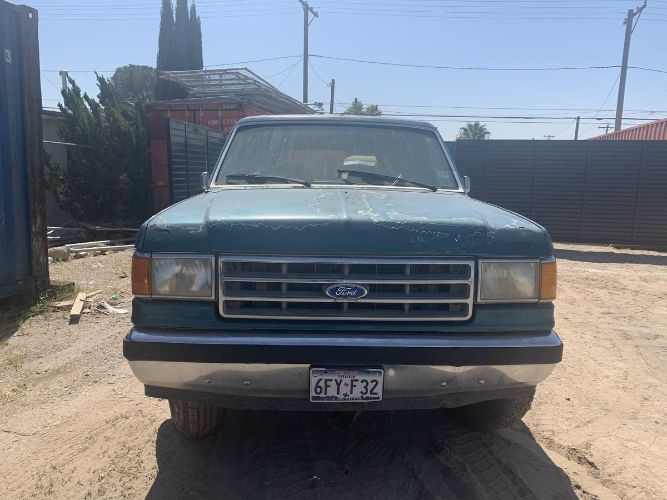 Ford-Bronco-1989-18