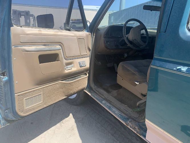 Ford-Bronco-1989-22