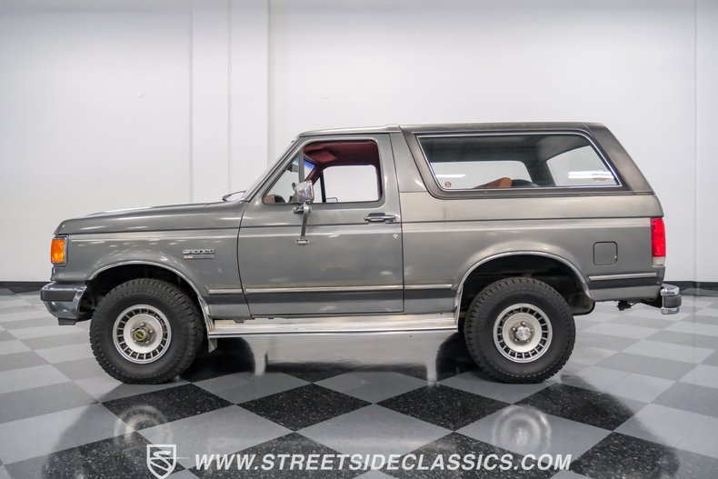 Ford-Bronco-1989-Smoke-Metallic-Scarlet-Red-1