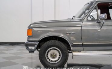 Ford-Bronco-1989-Smoke-Metallic-Scarlet-Red-10