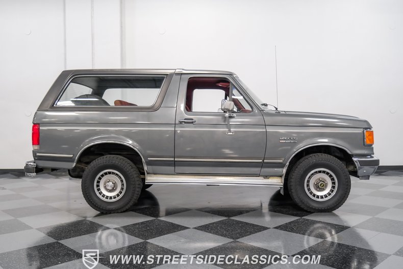 Ford-Bronco-1989-Smoke-Metallic-Scarlet-Red-19