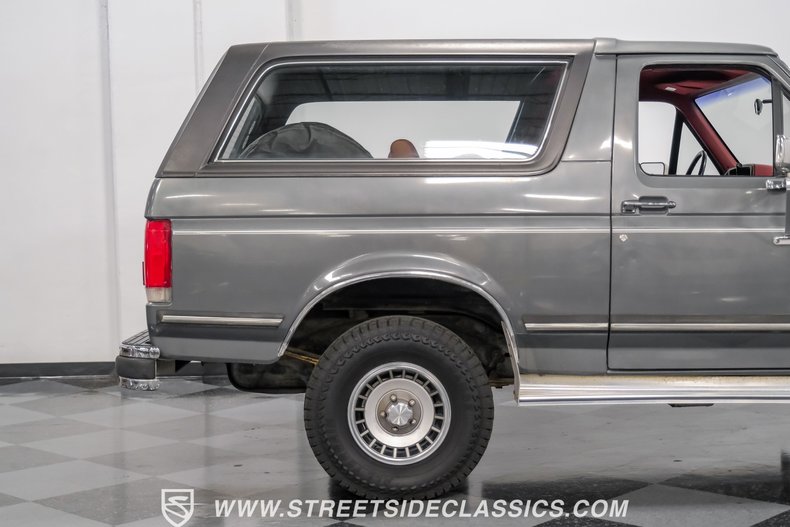 Ford-Bronco-1989-Smoke-Metallic-Scarlet-Red-20