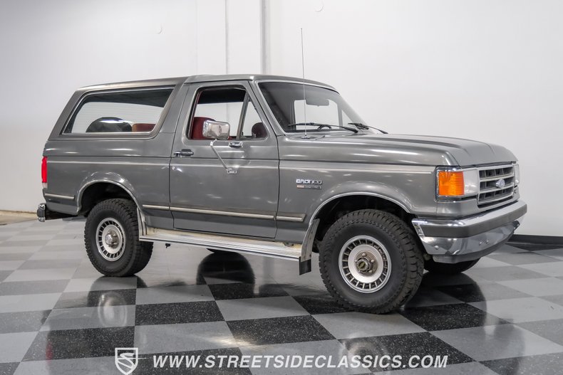 Ford-Bronco-1989-Smoke-Metallic-Scarlet-Red-22