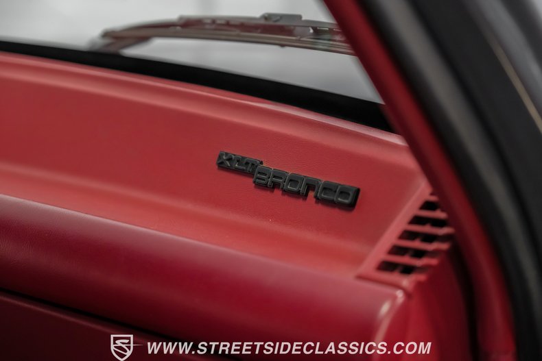 Ford-Bronco-1989-Smoke-Metallic-Scarlet-Red-38