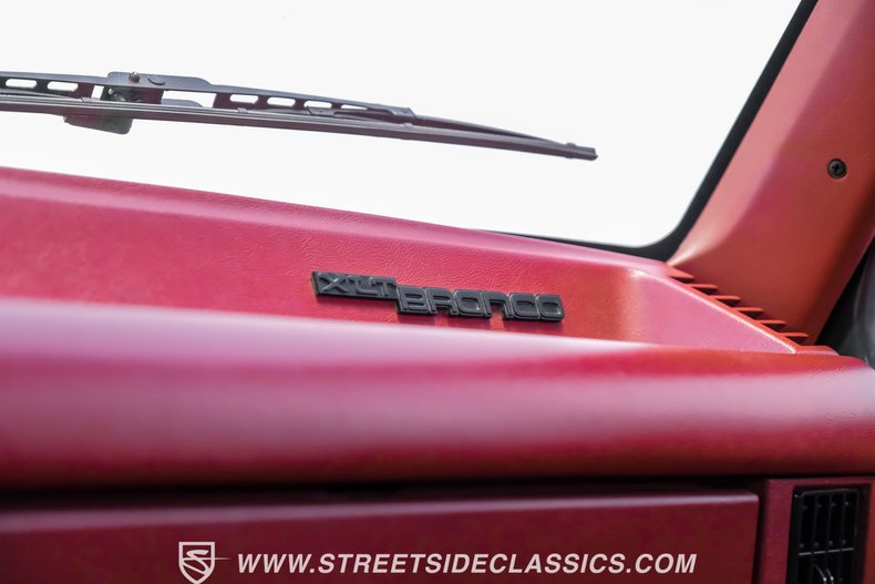 Ford-Bronco-1989-Smoke-Metallic-Scarlet-Red-39