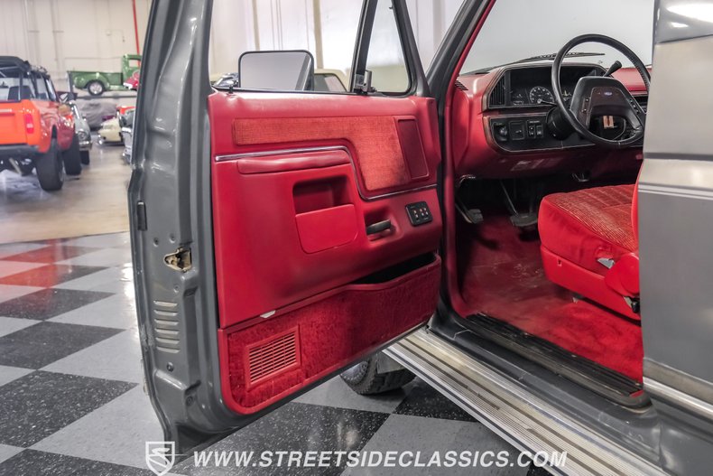 Ford-Bronco-1989-Smoke-Metallic-Scarlet-Red-49