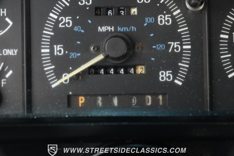 Ford-Bronco-1989-White-Gray-12