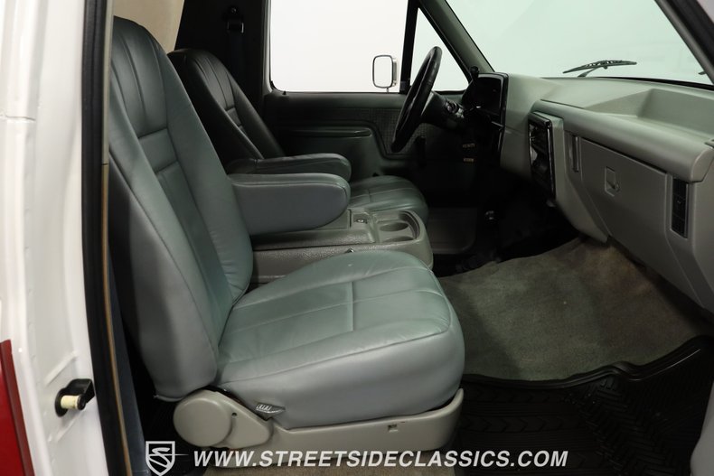 Ford-Bronco-1989-White-Gray-21