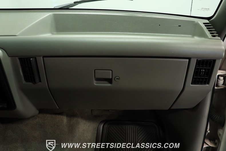 Ford-Bronco-1989-White-Gray-25