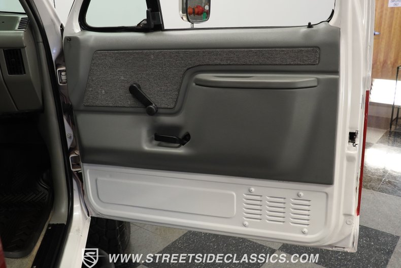 Ford-Bronco-1989-White-Gray-26