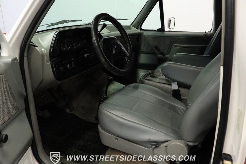 Ford-Bronco-1989-White-Gray-3