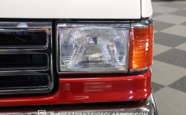 Ford-Bronco-1989-White-Gray-32