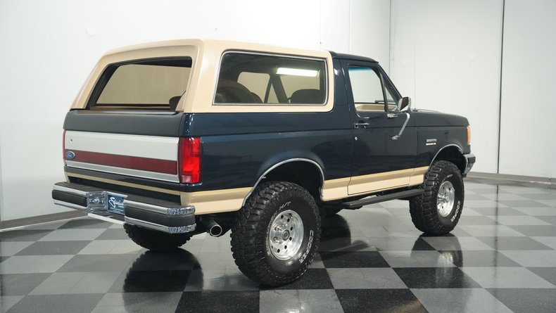 Ford-Bronco-1990-Dark-Shadow-Blue-Met-Tan-Mocha-11