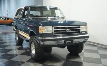 Ford-Bronco-1990-Dark-Shadow-Blue-Met-Tan-Mocha-14