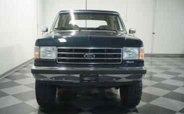 Ford-Bronco-1990-Dark-Shadow-Blue-Met-Tan-Mocha-15