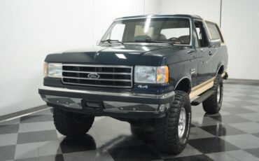 Ford-Bronco-1990-Dark-Shadow-Blue-Met-Tan-Mocha-19