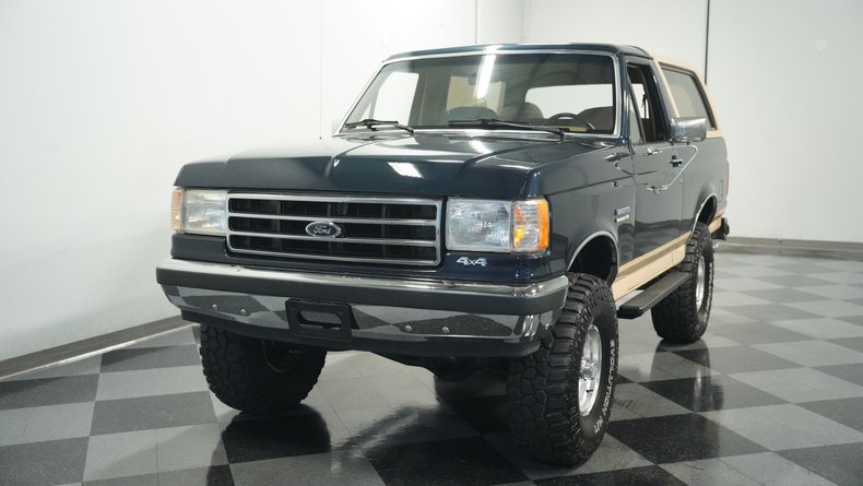 Ford-Bronco-1990-Dark-Shadow-Blue-Met-Tan-Mocha-19