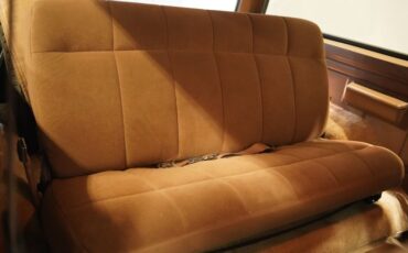 Ford-Bronco-1990-Dark-Shadow-Blue-Met-Tan-Mocha-2