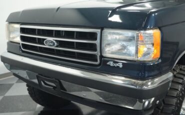 Ford-Bronco-1990-Dark-Shadow-Blue-Met-Tan-Mocha-20
