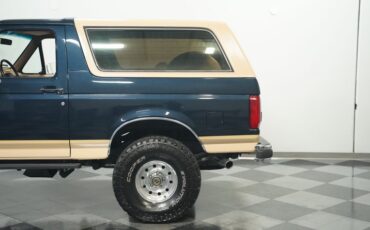 Ford-Bronco-1990-Dark-Shadow-Blue-Met-Tan-Mocha-25