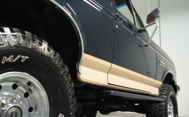 Ford-Bronco-1990-Dark-Shadow-Blue-Met-Tan-Mocha-28