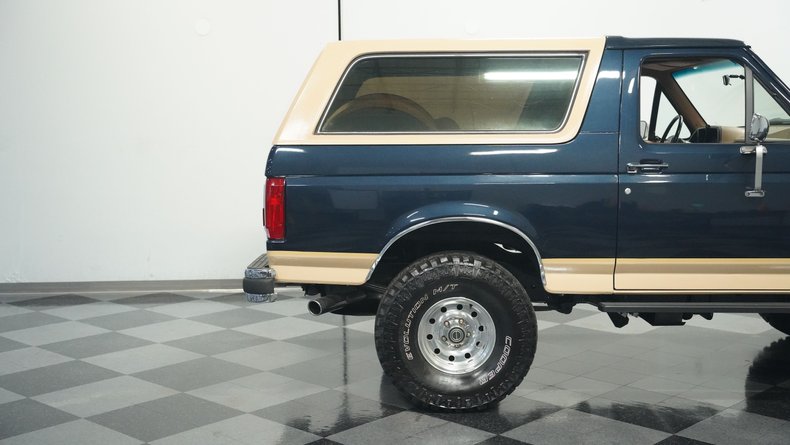 Ford-Bronco-1990-Dark-Shadow-Blue-Met-Tan-Mocha-29