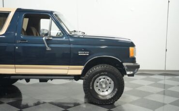 Ford-Bronco-1990-Dark-Shadow-Blue-Met-Tan-Mocha-30