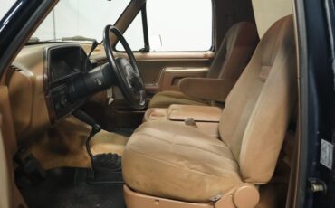 Ford-Bronco-1990-Dark-Shadow-Blue-Met-Tan-Mocha-37