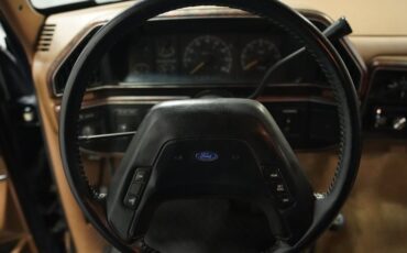 Ford-Bronco-1990-Dark-Shadow-Blue-Met-Tan-Mocha-38