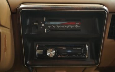 Ford-Bronco-1990-Dark-Shadow-Blue-Met-Tan-Mocha-41