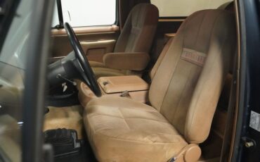 Ford-Bronco-1990-Dark-Shadow-Blue-Met-Tan-Mocha-43