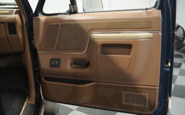 Ford-Bronco-1990-Dark-Shadow-Blue-Met-Tan-Mocha-44