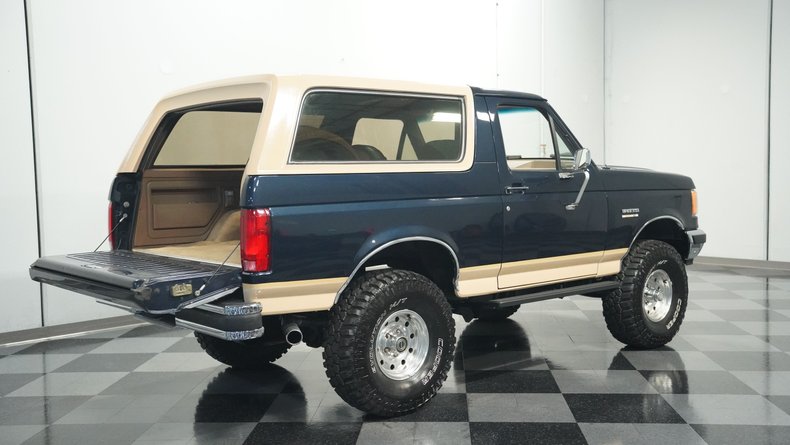 Ford-Bronco-1990-Dark-Shadow-Blue-Met-Tan-Mocha-46