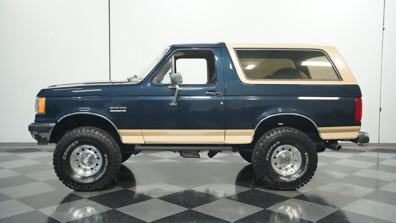 Ford-Bronco-1990-Dark-Shadow-Blue-Met-Tan-Mocha-48