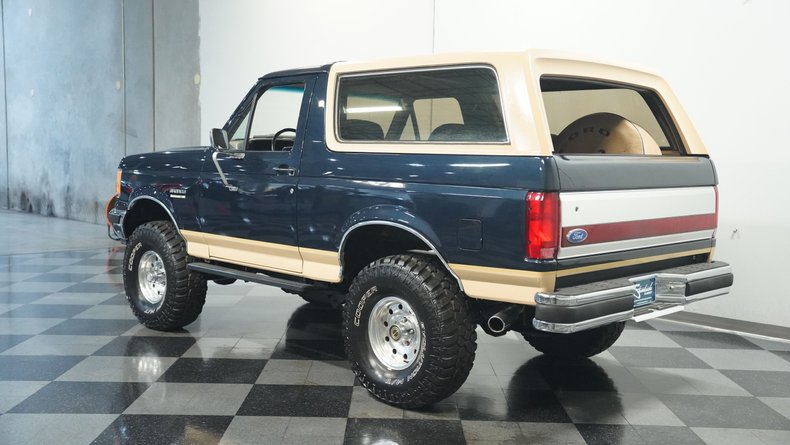 Ford-Bronco-1990-Dark-Shadow-Blue-Met-Tan-Mocha-49