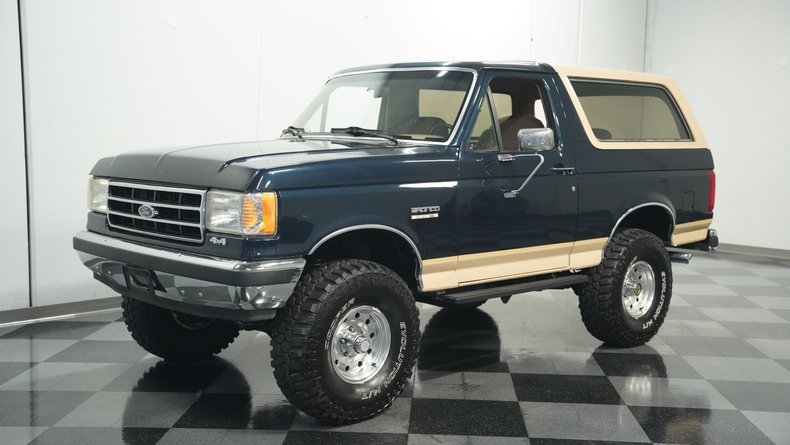 Ford-Bronco-1990-Dark-Shadow-Blue-Met-Tan-Mocha-7