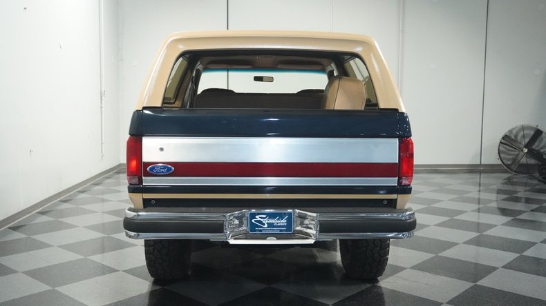 Ford-Bronco-1990-Dark-Shadow-Blue-Met-Tan-Mocha-9